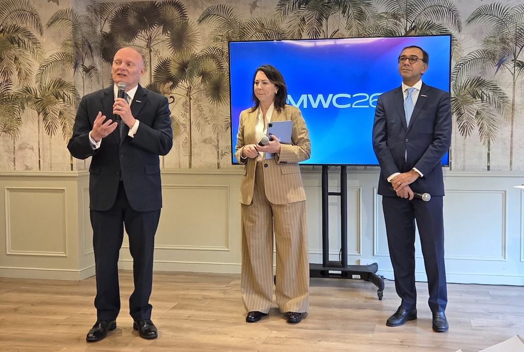 I为主线首次明确涉足太空技术及卫星通信麻将胡了MWC26进入